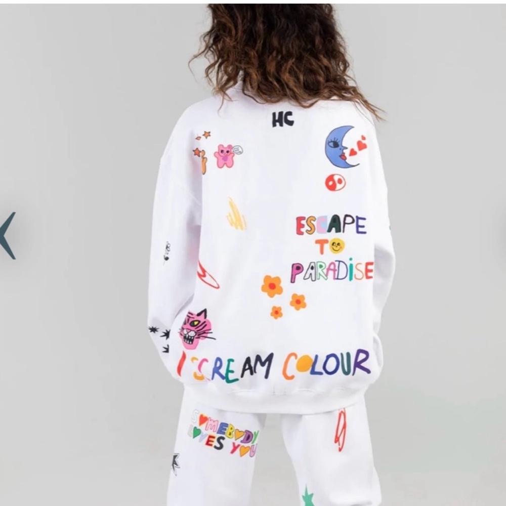 The Mayfair Group Sweatshirt Crewneck Somebody Loves You - Picture 2 of 13